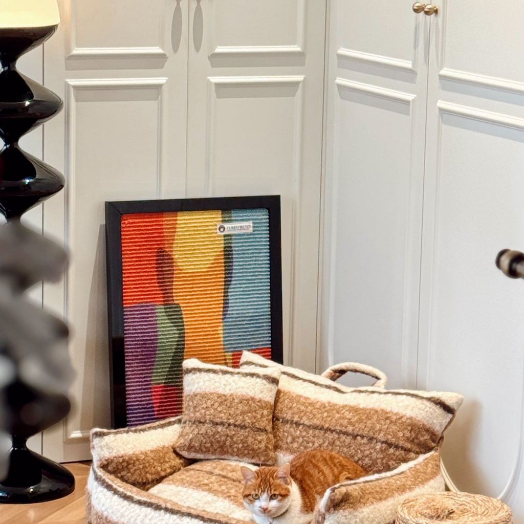 Wall-mounted, wear-resistant, non-shedding sisal cat scratching board